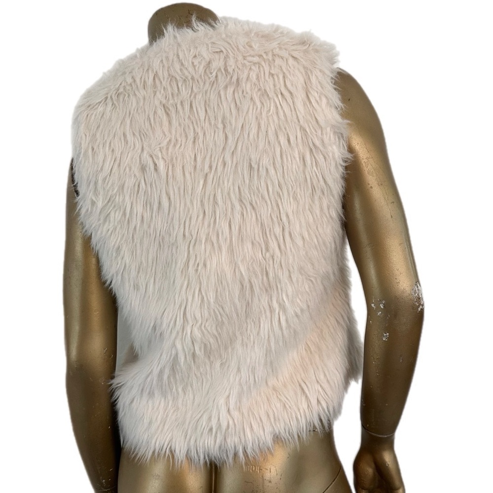 Unbranded Y2K Vintage-Inspired Faux Fur Fuzzy Vest – Cream White 36” chest - Picture 5 of 7